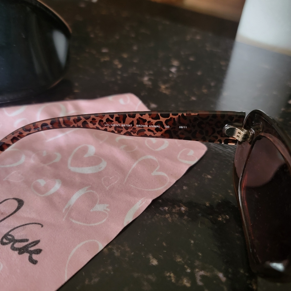 Bebe Sunglasses - image 8